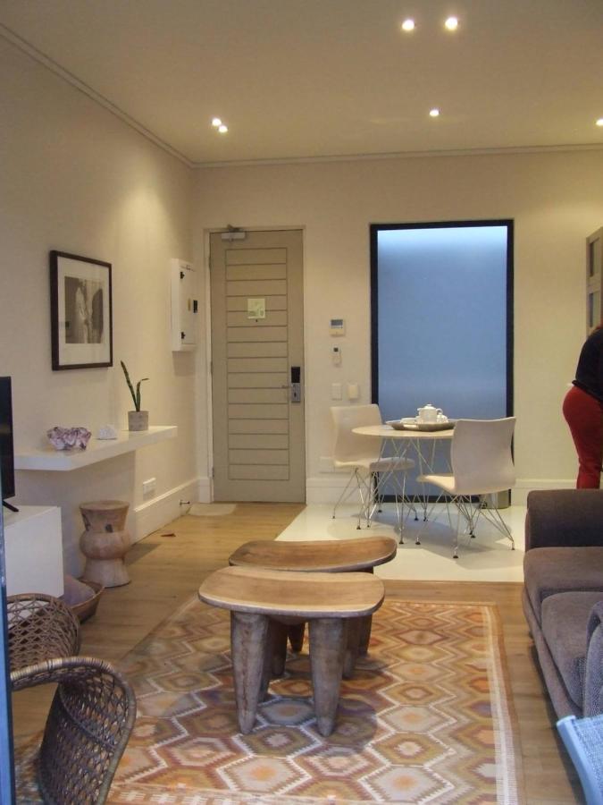 210 Gallery Luxury Studio Apartment Книсна Екстер'єр фото