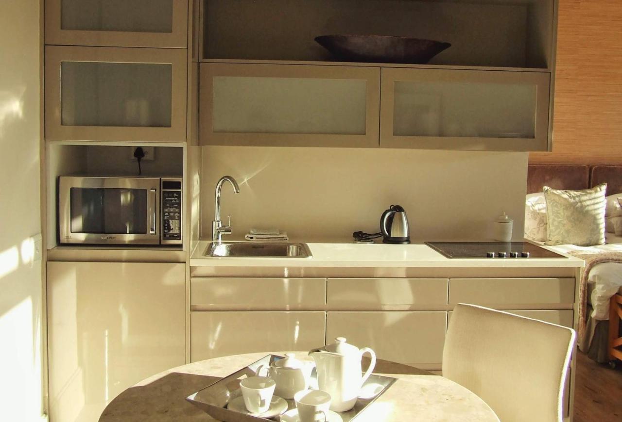 210 Gallery Luxury Studio Apartment Книсна Екстер'єр фото