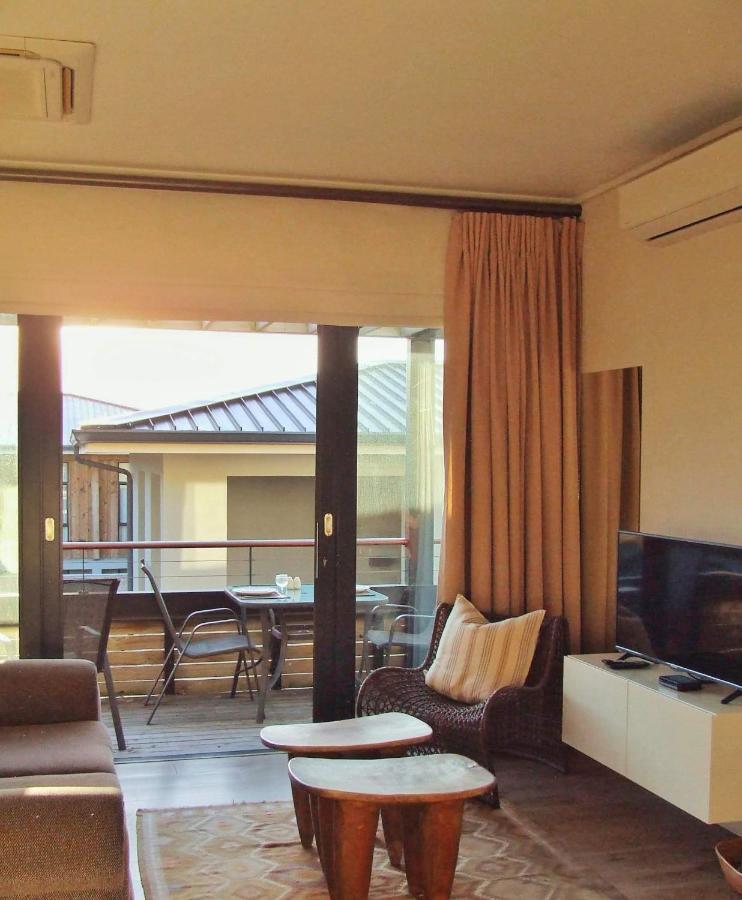 210 Gallery Luxury Studio Apartment Книсна Екстер'єр фото